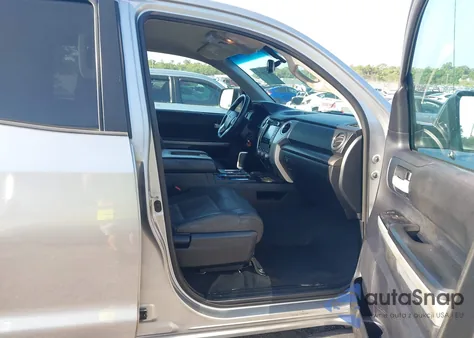 2014 Toyota Tundra Sr 4.6L V8/Sr5 4.6L V8 z USA, uszkodzony, nr VIN 5TFRM5F11EX070047